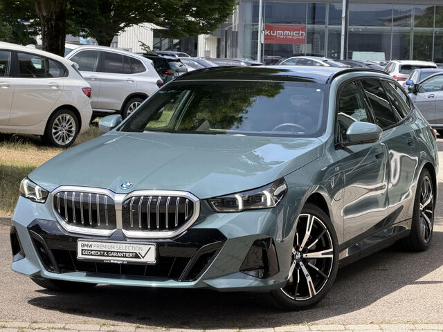 BMW 550 e T.xDr.M Sport IntAktiv.Pano.AutoBahnAss.AHK Sportpaket Bluetooth HUD Navi LED Vollleder Klima A Ansicht 2 für Fahrzeugdetailseite