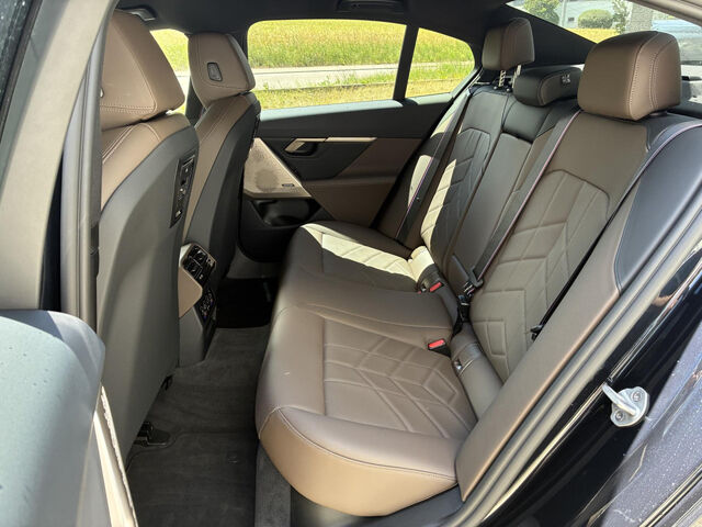 BMW 540 d xDr.M Sport Pro AutobahnAss.Sitzbel.H/K21 Sportpaket Bluetooth HUD Navi LED Vollleder Klima PDC Ansicht 10 für Fahrzeugdetailseite