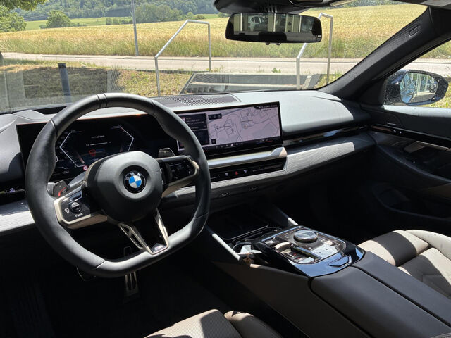 BMW 540 d xDr.M Sport Pro AutobahnAss.Sitzbel.H/K21 Sportpaket Bluetooth HUD Navi LED Vollleder Klima PDC Ansicht 12 für Fahrzeugdetailseite