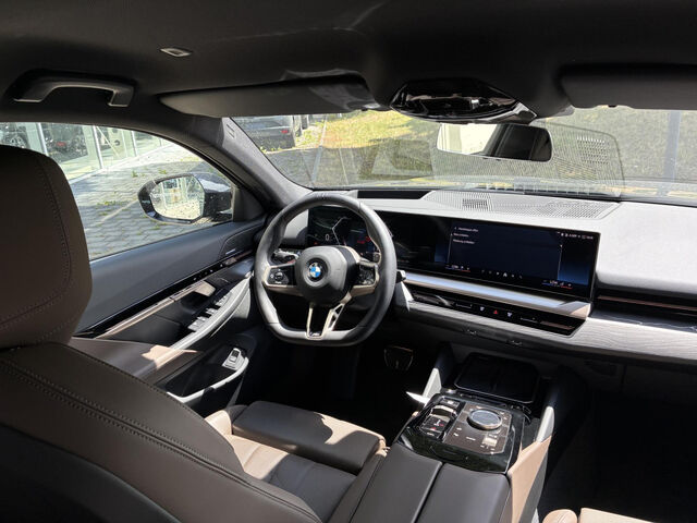 BMW 540 d xDr.M Sport Pro AutobahnAss.Sitzbel.H/K21 Sportpaket Bluetooth HUD Navi LED Vollleder Klima PDC Ansicht 13 für Fahrzeugdetailseite