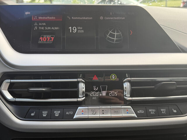BMW 118 i Advantage LED Sitzheizung Tempomat Alu PDC Bluetooth Klima el. Fenster Ansicht 13 für Fahrzeugdetailseite