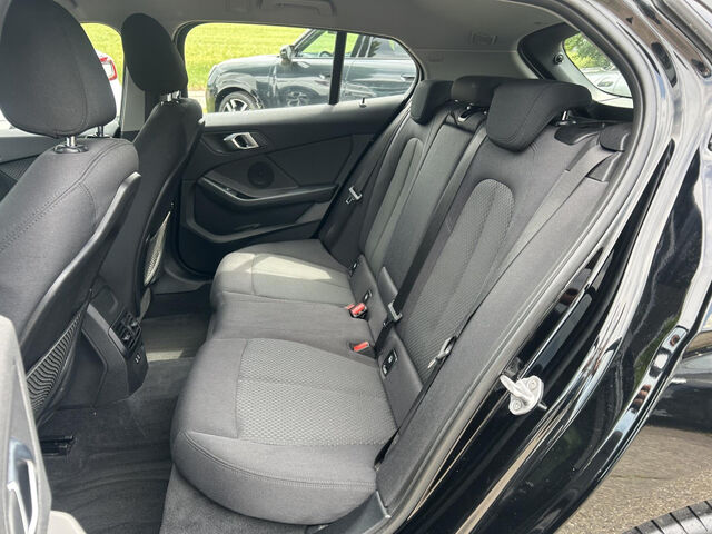 BMW 118 d Live-Navi Tempom.Sitzh.Lordose DAB PDC 17 Bluetooth Klima el. Fenster Ansicht 10 für Fahrzeugdetailseite