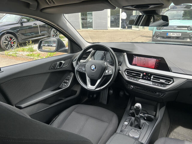 BMW 118 d Live-Navi Tempom.Sitzh.Lordose DAB PDC 17 Bluetooth Klima el. Fenster Ansicht 13 für Fahrzeugdetailseite