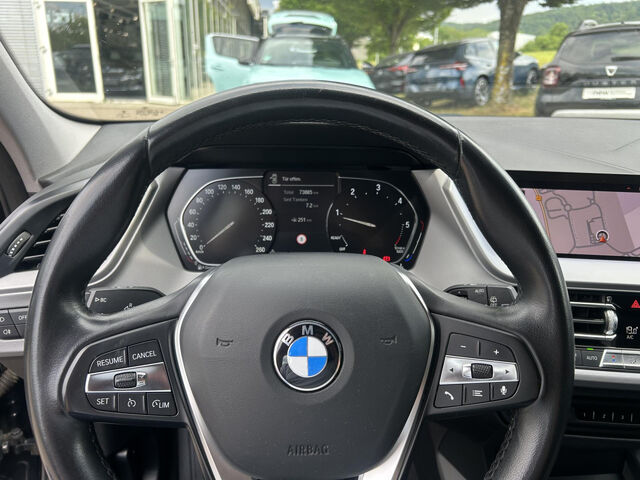 BMW 118 d Live-Navi Tempom.Sitzh.Lordose DAB PDC 17 Bluetooth Klima el. Fenster Ansicht 15 für Fahrzeugdetailseite