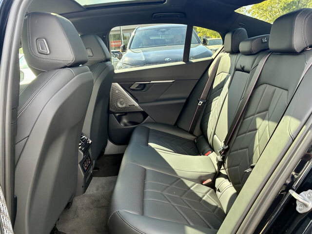 BMW 520 d xDr.M Sport Pro HUD ACC SuView Pano.B+W.AHK Sportpaket Bluetooth Navi LED Vollleder Klima PDC e Ansicht 10 für Fahrzeugdetailseite