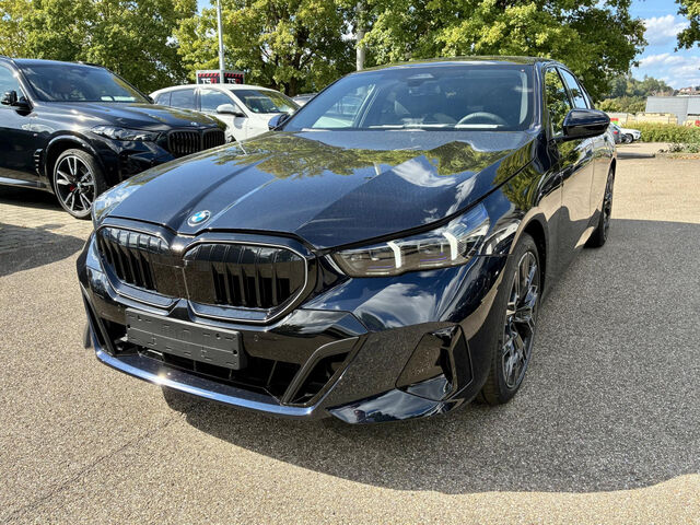 BMW 520 d xDr.M Sport Pro HUD ACC SuView Pano.B+W.AHK Sportpaket Bluetooth Navi LED Vollleder Klima PDC e Ansicht 2 für Fahrzeugdetailseite