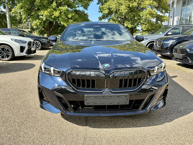 BMW 520 d xDr.M Sport Pro HUD ACC SuView Pano.B+W.AHK Sportpaket Bluetooth Navi LED Vollleder Klima PDC e Ansicht 3 für Fahrzeugdetailseite