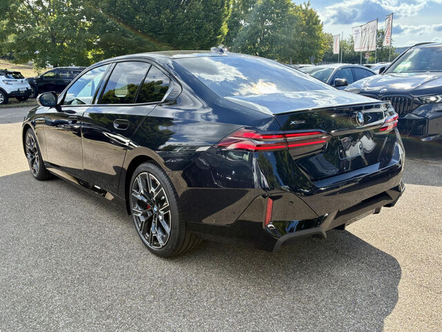 BMW 520 d xDr.M Sport Pro HUD ACC SuView Pano.B+W.AHK Sportpaket Bluetooth Navi LED Vollleder Klima PDC e Ansicht 6 für Fahrzeugdetailseite