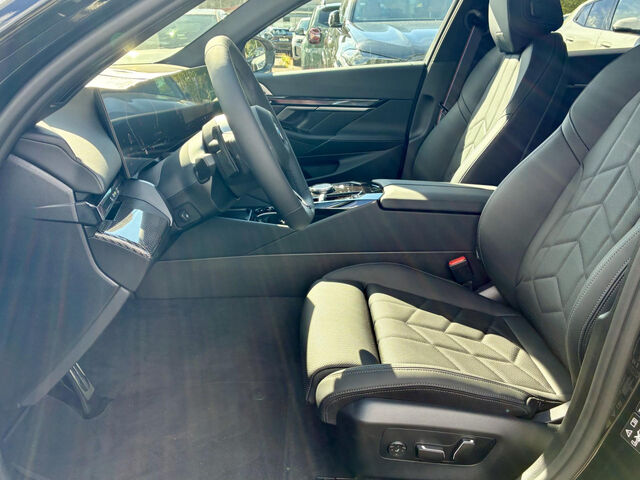 BMW 520 d xDr.M Sport Pro HUD ACC SuView Pano.B+W.AHK Sportpaket Bluetooth Navi LED Vollleder Klima PDC e Ansicht 9 für Fahrzeugdetailseite