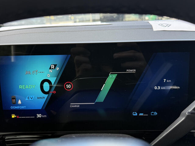 RENAULT Rafale Techno Full Hybrid E-Tech 200 Bluetooth Navi LED Klima Einparkhilfe el. Fenster Ansicht 14 für Fahrzeugdetailseite