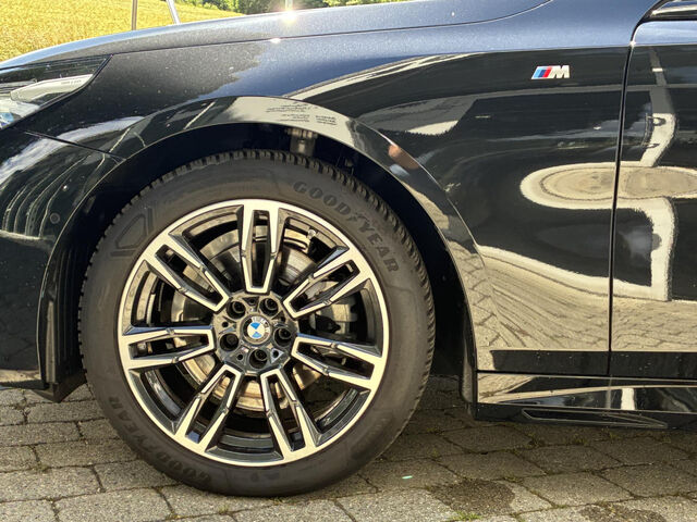 BMW 520 d xDr.T.M Sport Standh.AHK HUD ACC SuView H/K Sportpaket Bluetooth Navi LED Vollleder Klima Stand Ansicht 9 für Fahrzeugdetailseite