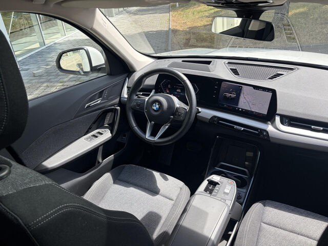 BMW X1 x23d AktivS.HUD ACC PanoD.SurView.Massage AHK Bluetooth Navi LED Klima PDC el. Fenster Ansicht 12 für Fahrzeugdetailseite