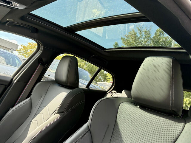 BMW 123 xDr.M Sport Pro HUD ACC SuView PanoD.H/K.AHK Sportpaket Bluetooth Navi LED Vollleder Klima PDC e Ansicht 13 für Fahrzeugdetailseite