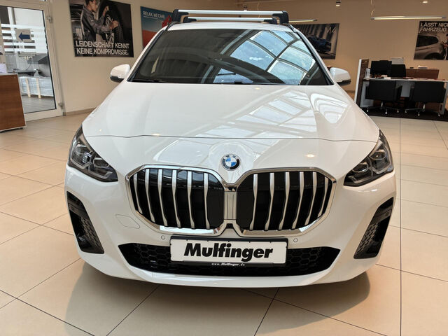 BMW 220 Active Tourer 220i AT.M Sport HUD ACC SuView Lenkradh.AHK 18 Sportpaket Bluetooth Navi LED Vollleder Klima PDC el. Ansicht 3 für Fahrzeugdetailseite