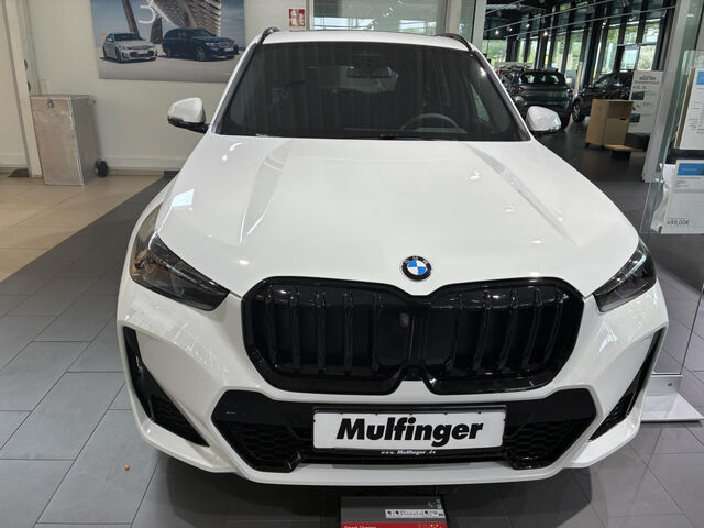 BMW X1 s20i M Sport Pro HUD ACC SuView PanoD.H/K.AHK Sportpaket Bluetooth Navi LED Klima PDC el. Fenster Ansicht 3 für Fahrzeugdetailseite