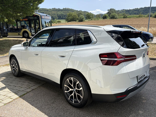BMW X3 x30e Sports.ACC Sitzbel.SurView.Ha/Ka.AHK 19 Bluetooth HUD Navi LED Vollleder Klima Standhzg PDC Ansicht 8 für Fahrzeugdetailseite
