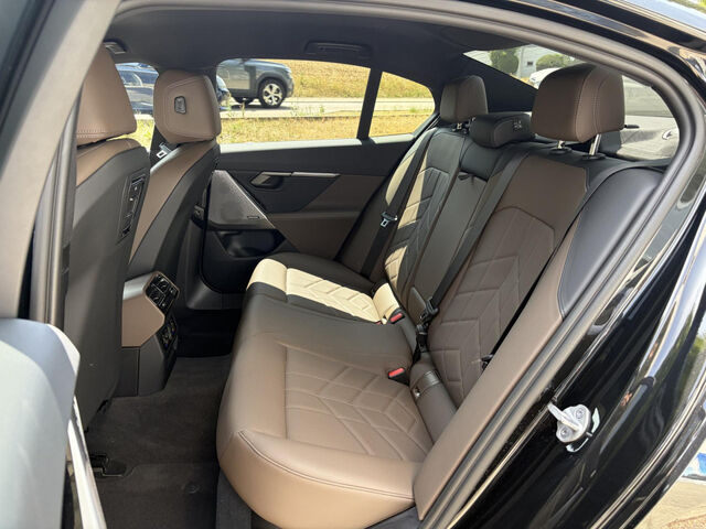 BMW 520 d xDr.M Sport ACC SuView KomfS+BelÃ¼ft.H/K.AHK Sportpaket Bluetooth HUD Navi LED Vollleder Klim Ansicht 13 für Fahrzeugdetailseite