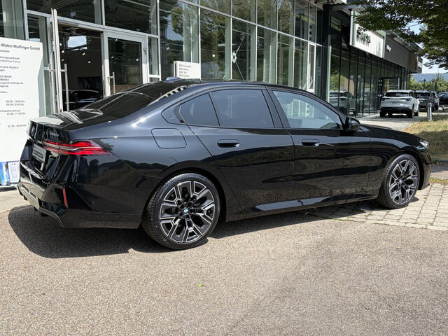 BMW 520 d xDr.M Sport ACC SuView KomfS+BelÃ¼ft.H/K.AHK Sportpaket Bluetooth HUD Navi LED Vollleder Klim Ansicht 6 für Fahrzeugdetailseite