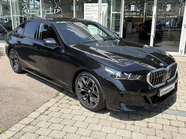 BMW 520 d xDr.M Sport ACC SuView KomfS+BelÃ¼ft.H/K.AHK Sportpaket Bluetooth HUD Navi LED Vollleder Klim Ansicht 7 für Fahrzeugdetailseite