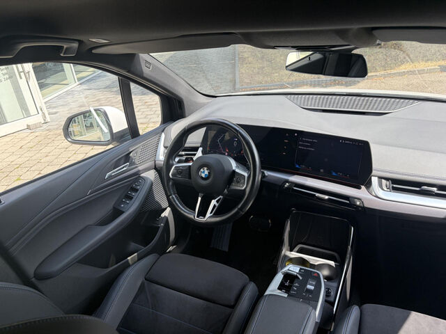 BMW 218 Active Tourer 218i AT M Sport Kamera Widescreen Lenkradh.Komfz Sportpaket Bluetooth Navi LED Klima PDC el. Fenster Ansicht 12 für Fahrzeugdetailseite