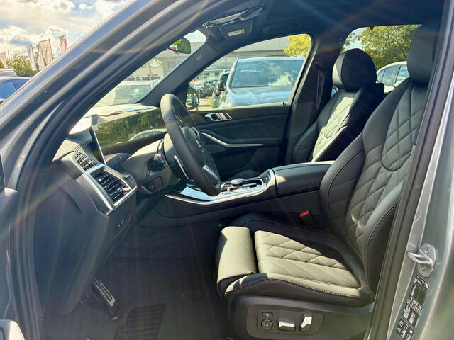 BMW X5 xDrive30d M Sport Pro AHK Pano Soft Close Sportpaket Navi LED Klima Standhzg PDC Ansicht 9 für Fahrzeugdetailseite