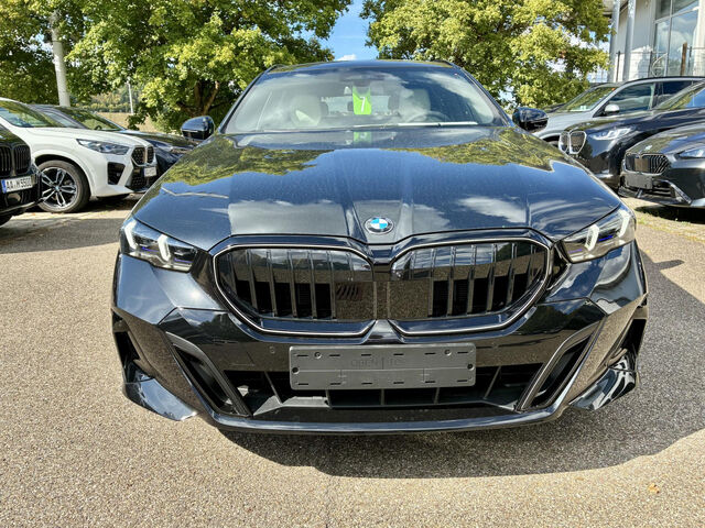 BMW 540 d xdrive Touring Sportpaket Navi LED Klima Standhzg PDC Ansicht 3 für Fahrzeugdetailseite