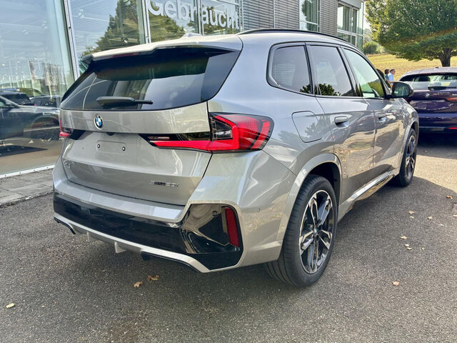 BMW X1 sDrive20i M Sport AHK HUD LED Sportpaket Navi PDC Ansicht 5 für Fahrzeugdetailseite