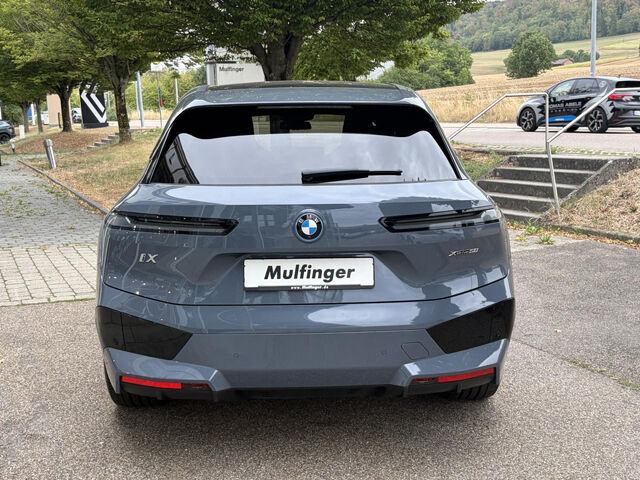 BMW iX x50 Sport Sky HUD ACC SuView H/K.Lenkradh.22 Sportpaket Bluetooth Navi Klima PDC el. Fenster Ansicht 7 für Fahrzeugdetailseite