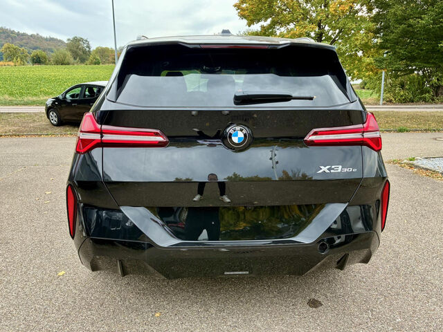 BMW X3 30e xDrive M Sport AHK Sitze el. LED Sportpaket Navi Klima PDC Ansicht 6 für Fahrzeugdetailseite