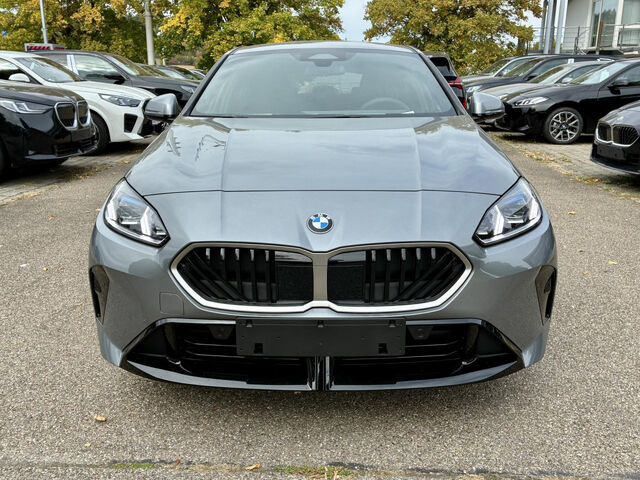 BMW 120 BMW 120i M Sport LED SOFORT Lager Sportpaket Klima PDC Ansicht 3 für Fahrzeugdetailseite