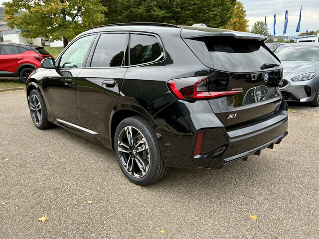 BMW X1 sDrive18i M Sport AHK HUD SOFORT Lager Sportpaket Navi LED PDC Ansicht 5 für Fahrzeugdetailseite