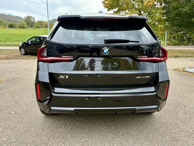 BMW X1 sDrive18i M Sport AHK HUD SOFORT Lager Sportpaket Navi LED PDC Ansicht 6 für Fahrzeugdetailseite