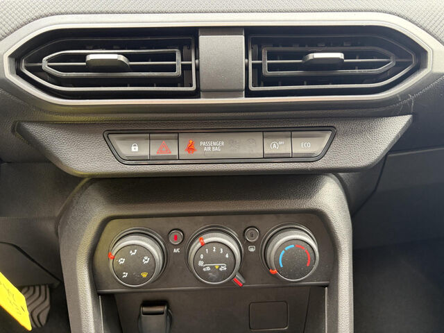 DACIA Sandero TCe 90 Essential LED Klima Tempomat el. Fenster Ansicht 13 für Fahrzeugdetailseite