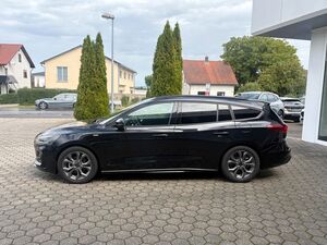 FORD Focus Turnier 1.0 ST-Line X PANO AHK WINTERP.