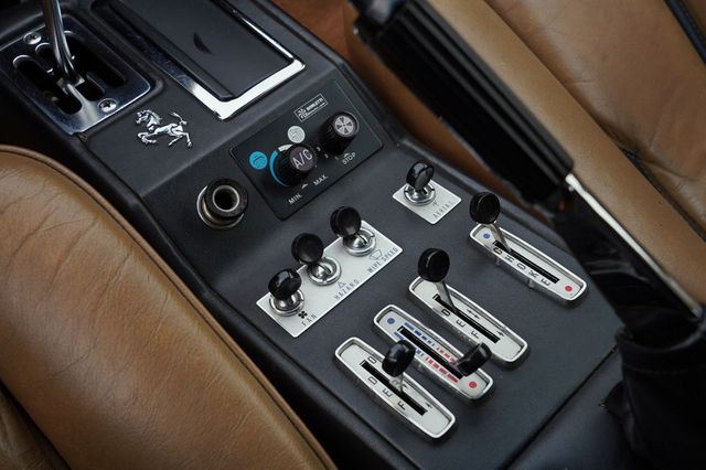 FERRARI 308 GTS Vergaserversion