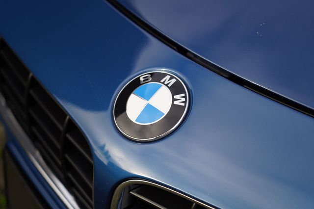 BMW Z8 *1 von 135 in topasblau/schwarz*