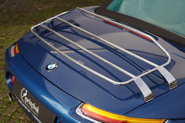 BMW Z8 *1 von 135 in topasblau/schwarz*