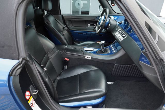 BMW Z8 *1 von 135 in topasblau/schwarz*