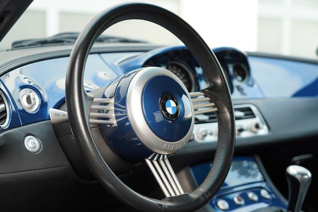 BMW Z8 *1 von 135 in topasblau/schwarz*