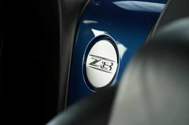 BMW Z8 *1 von 135 in topasblau/schwarz*