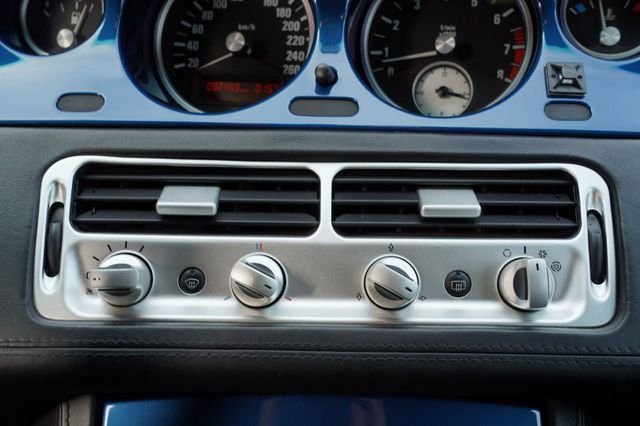 BMW Z8 *1 von 135 in topasblau/schwarz*