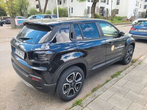 JEEP Avenger Summit Electric Top Fahrzeug