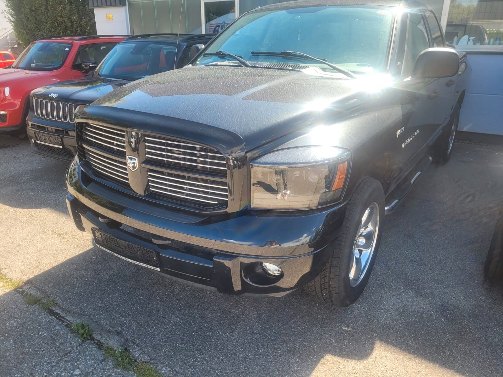 DODGE RAM 1500 LED guter Zustand Ansicht 2 für Fahrzeugdetailseite
