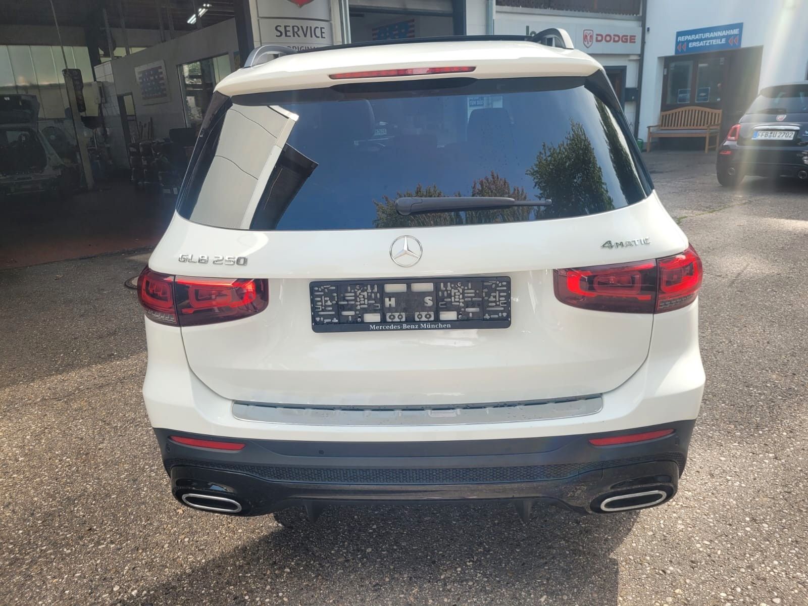 MERCEDES-BENZ GLB 250 AMG LINE  250 4Matic Pano Ansicht 10 für Fahrzeugdetailseite