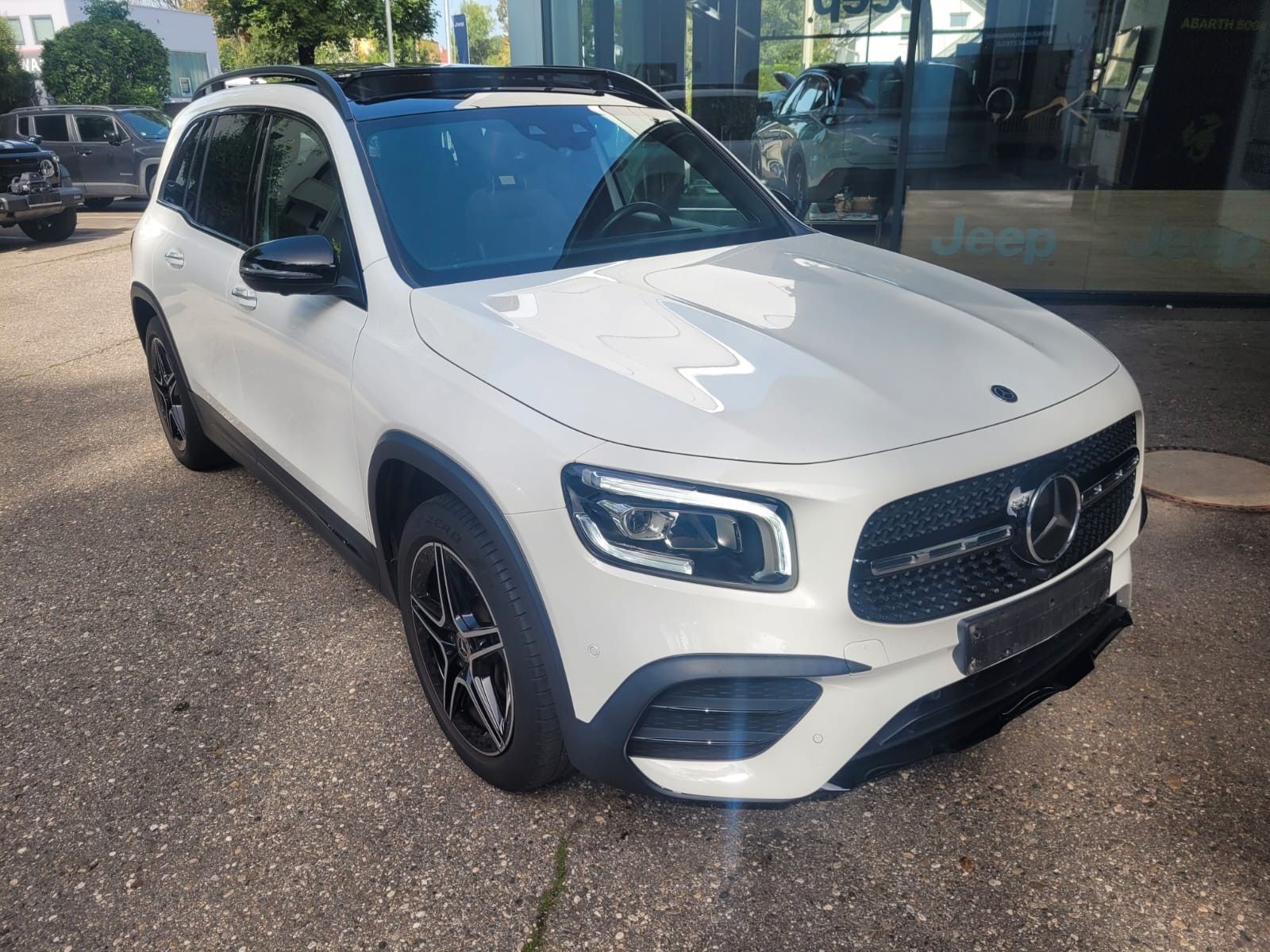 MERCEDES-BENZ GLB 250 AMG LINE  250 4Matic Pano Ansicht 12 für Fahrzeugdetailseite