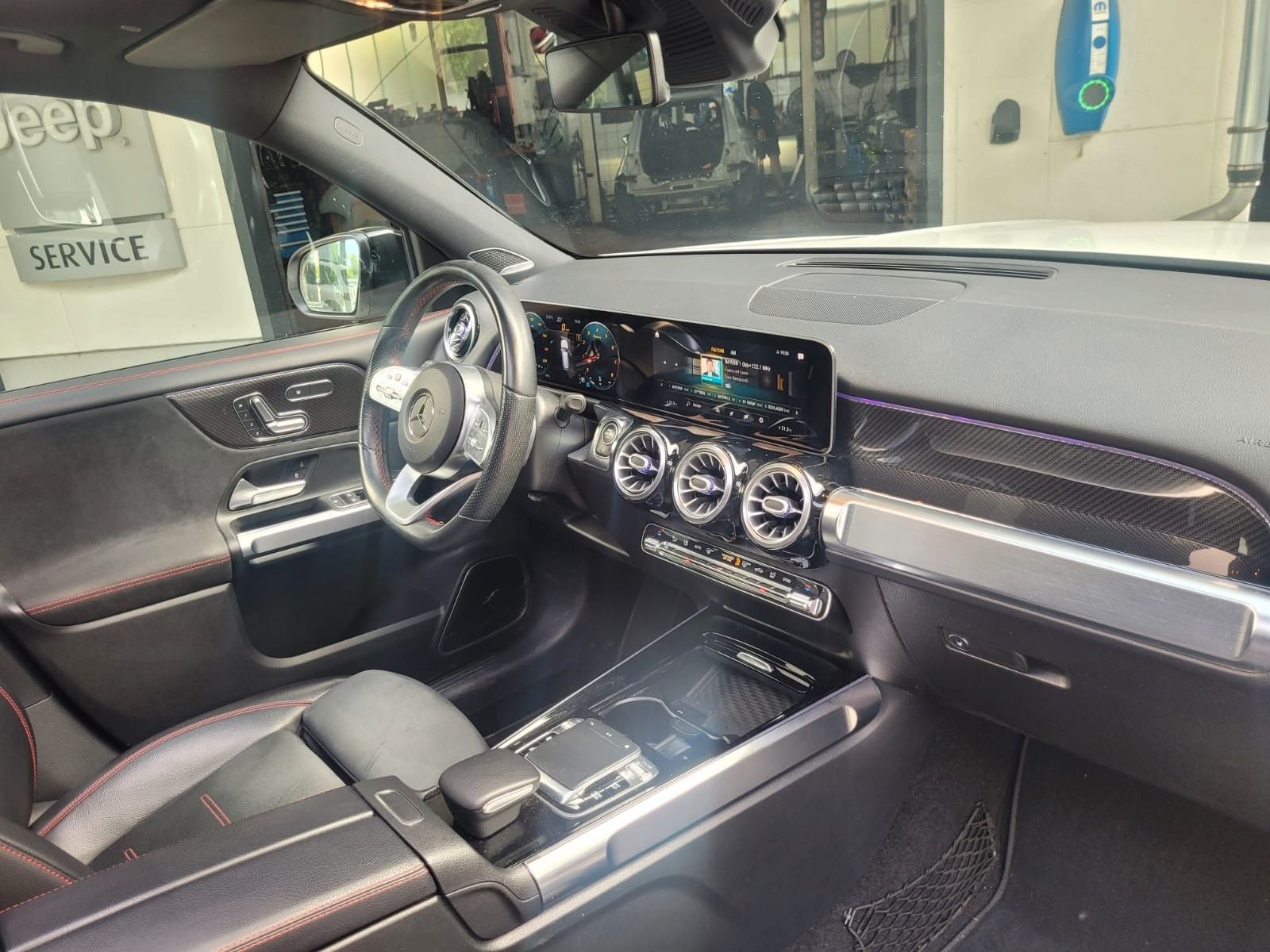 MERCEDES-BENZ GLB 250 AMG LINE  250 4Matic Pano Ansicht 17 für Fahrzeugdetailseite