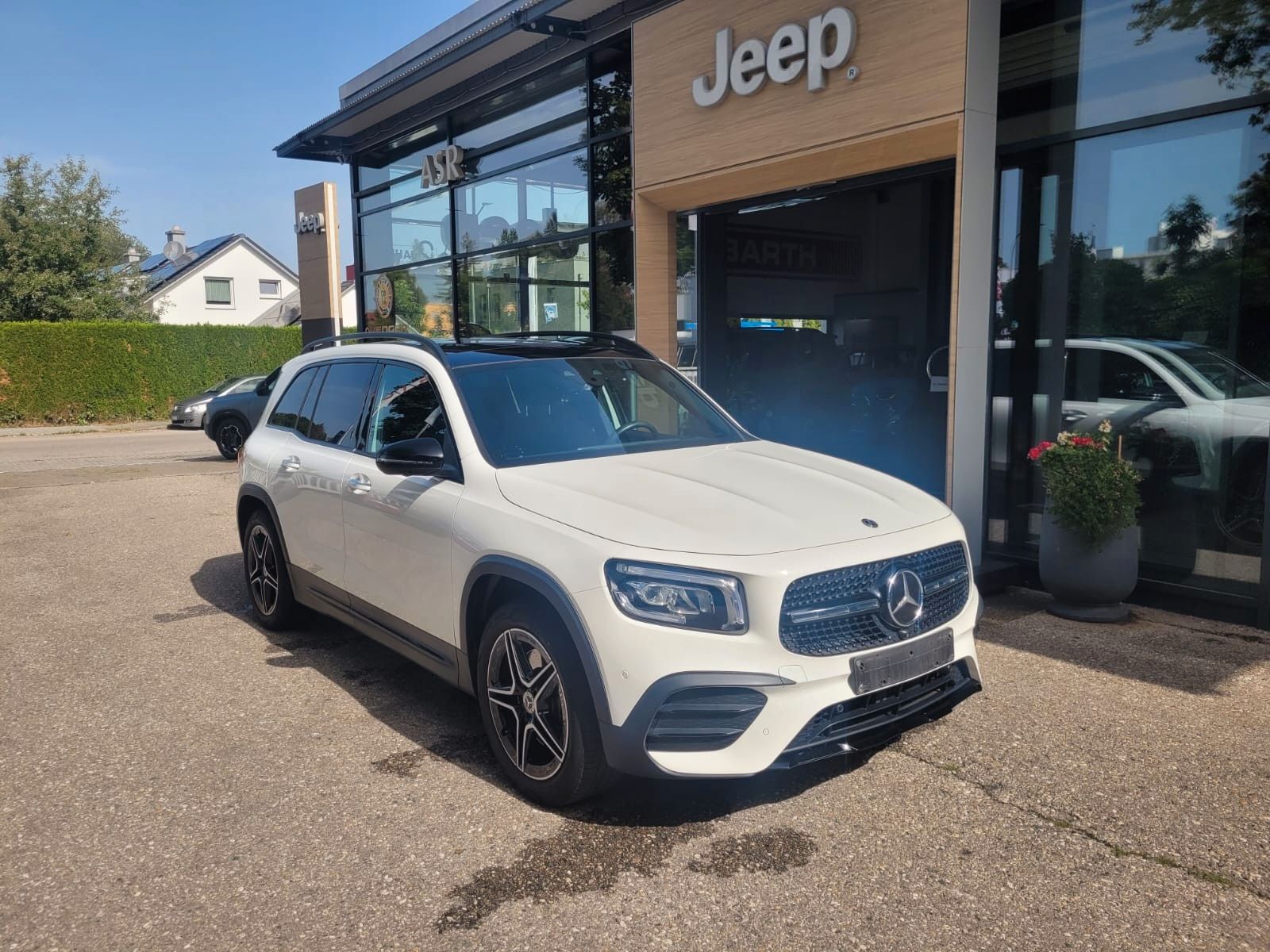 MERCEDES-BENZ GLB 250 AMG LINE  250 4Matic Pano Ansicht 6 für Fahrzeugdetailseite