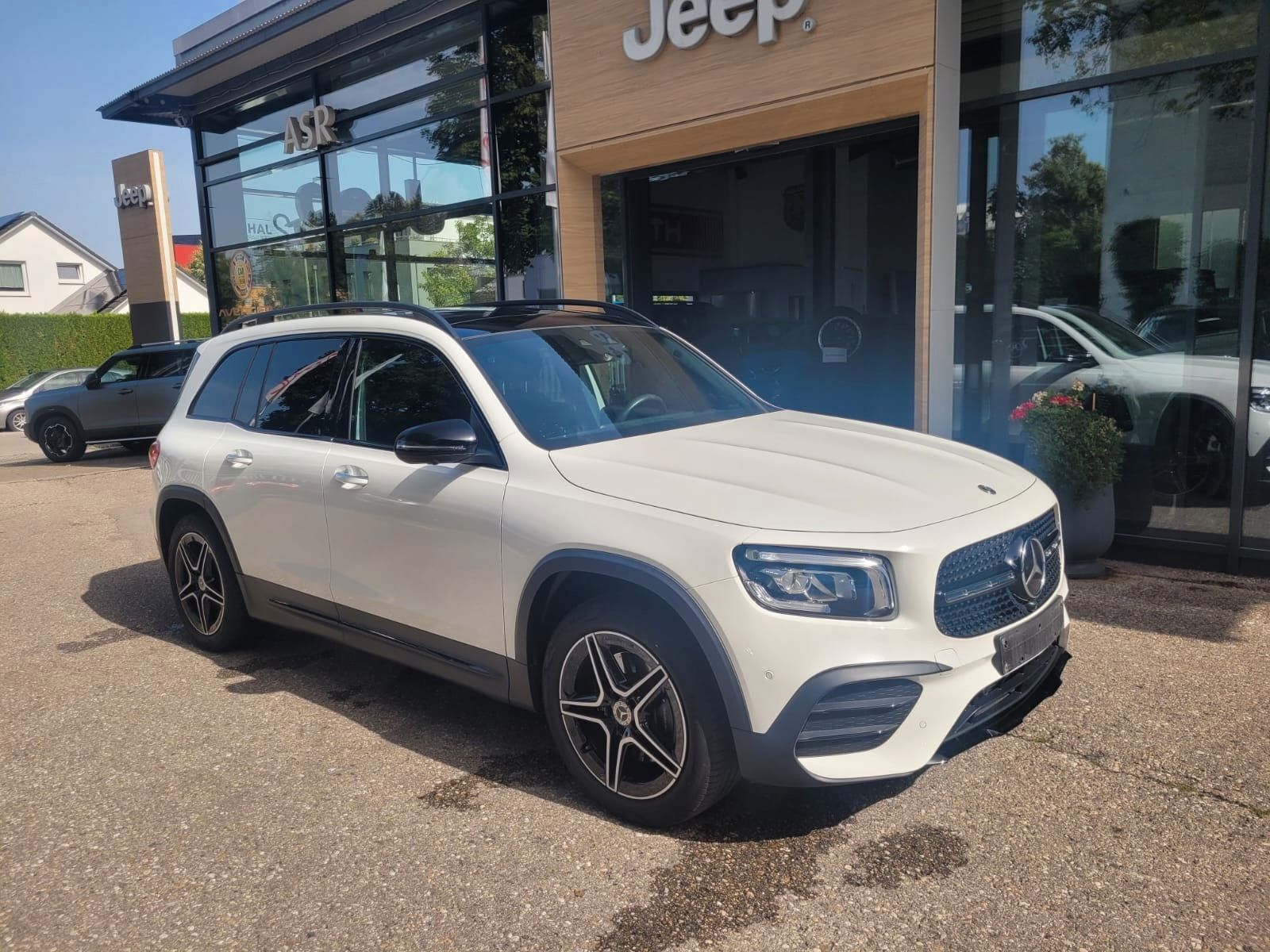 MERCEDES-BENZ GLB 250 AMG LINE  250 4Matic Pano Ansicht 7 für Fahrzeugdetailseite
