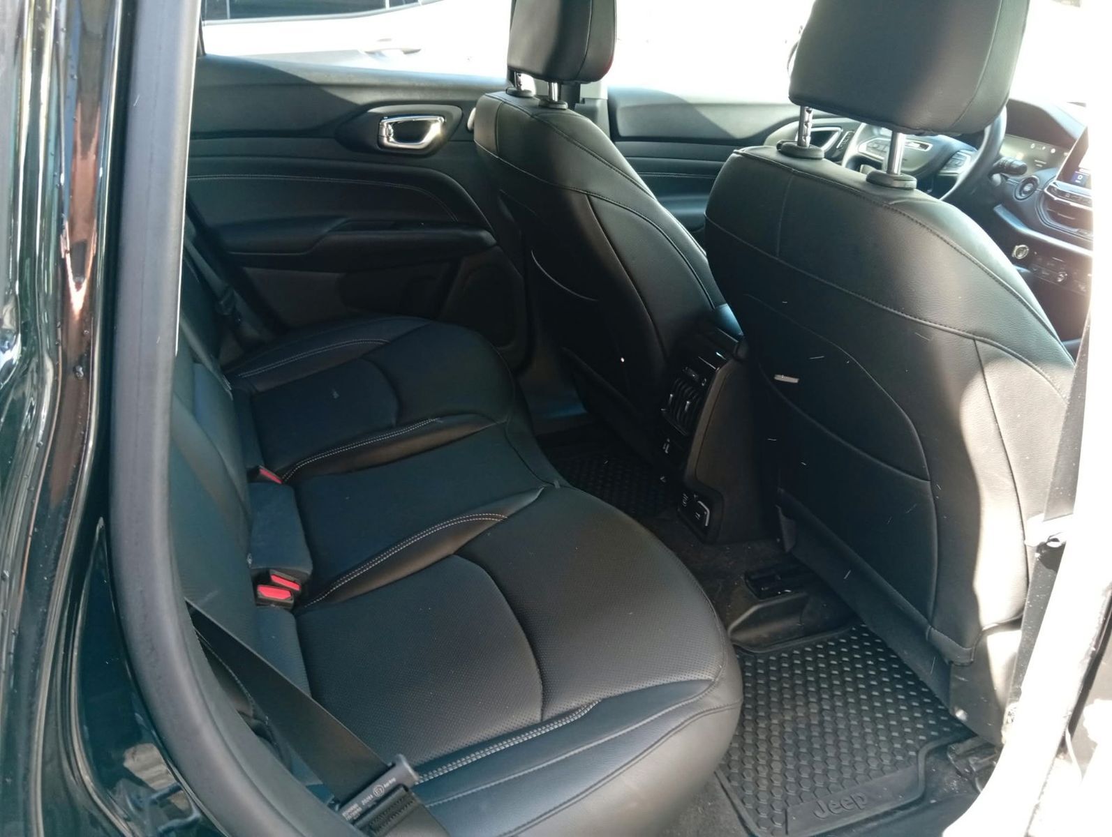 JEEP Compass S Plug-In Hybrid 4WD Ansicht 8 für Fahrzeugdetailseite