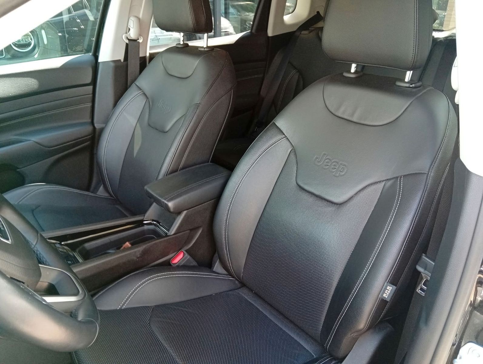 JEEP Compass S Plug-In Hybrid 4WD Ansicht 9 für Fahrzeugdetailseite